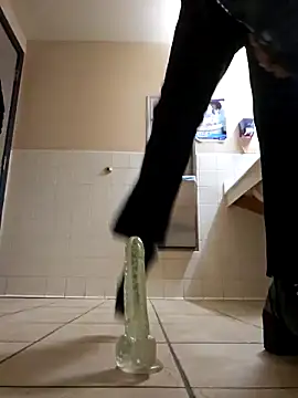 Snapshot of Nikkierosee chatting on March 2025 06:14:02 AM Nikkierosee online show from March 2025 06:14:02 AM