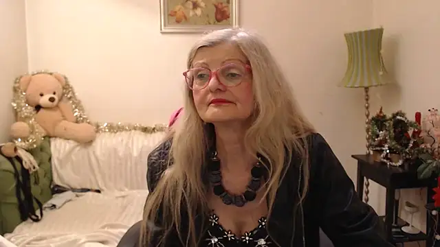 Snapshot of BlairFort chatting on December 2024 11:20:02 AM BlairFort online show from December 2024 11:20:02 AM