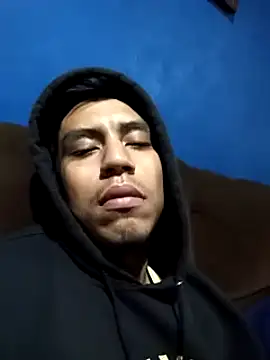 AlexAlejandro13 online show from January 2025 11:52:02 PM