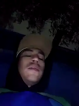 AlexAlejandro13 online show from November 2025 12:35:01 AM