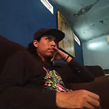 AlexAlejandro13 online show from March 2026 07:10:02 PM