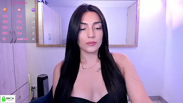 Snapshot of EricaVanderhill chatting on March 2026 01:09:01 AM EricaVanderhill online show from March 2026 01:09:01 AM