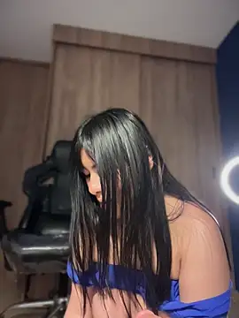 Snapshot of Roxxannne chatting on March 2026 09:15:01 PM Roxxannne online show from March 2026 09:15:01 PM