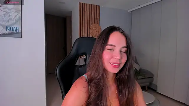 AnnieHallX online show from December 2025 02:17:01 AM