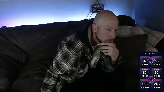 Snapshot of MaxRouger chatting on November 2025 06:49:01 AM MaxRouger online show from November 2025 06:49:01 AM