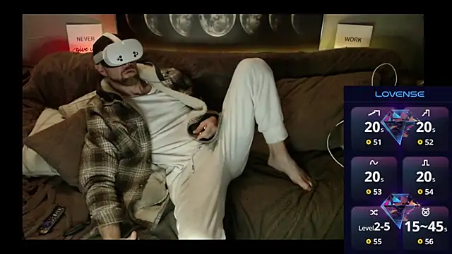 Snapshot of MaxRouger chatting on November 2025 12:27:02 PM MaxRouger online show from November 2025 12:27:02 PM