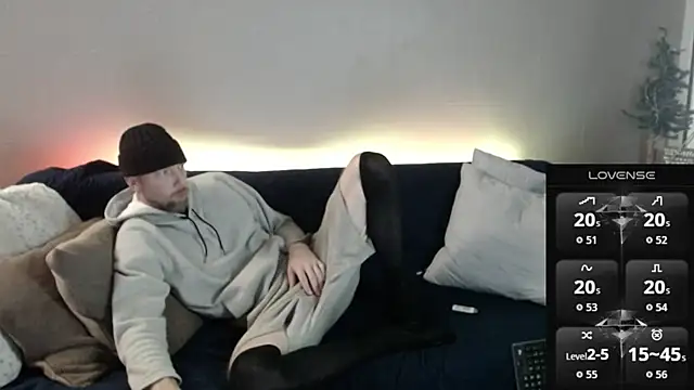 Snapshot of MaxRouger chatting on December 2025 10:48:01 PM MaxRouger online show from December 2025 10:48:01 PM