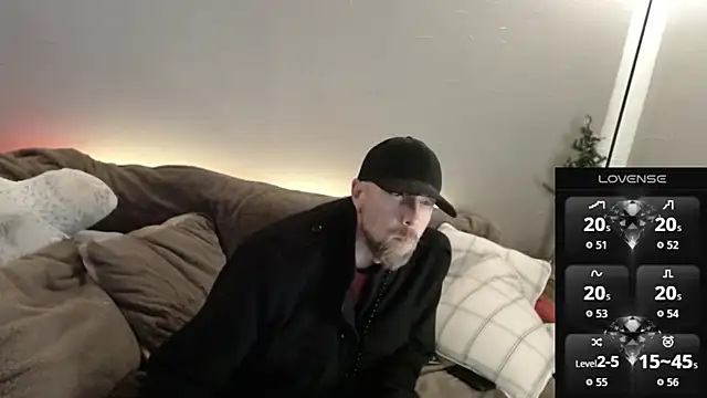 Snapshot of MaxRouger chatting on December 2025 06:44:01 AM MaxRouger online show from December 2025 06:44:01 AM