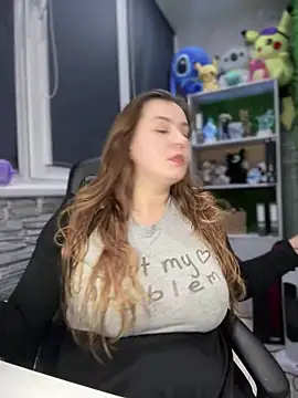 CandyShoopp online show from December 2024 05:29:02 PM