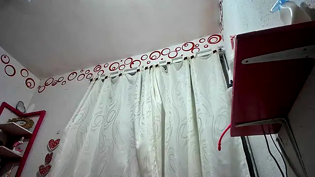 Dulce Maria05 online show from December 2024 08:21:02 PM