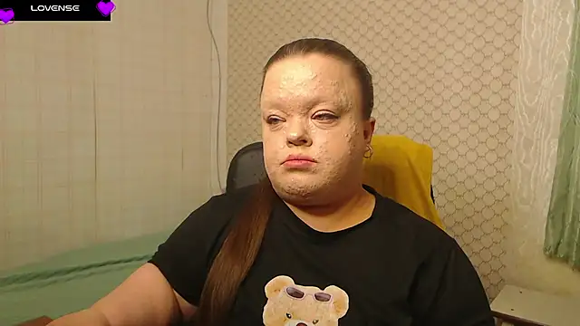 Snapshot of Janiffer_MiMi chatting on April 2026 02:03:02 PM Janiffer MiMi online show from April 2026 02:03:02 PM