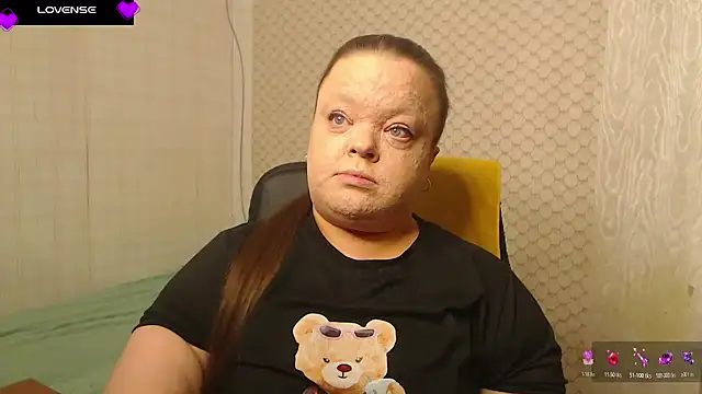 Snapshot of Janiffer_MiMi chatting on April 2026 05:46:01 PM Janiffer MiMi online show from April 2026 05:46:01 PM