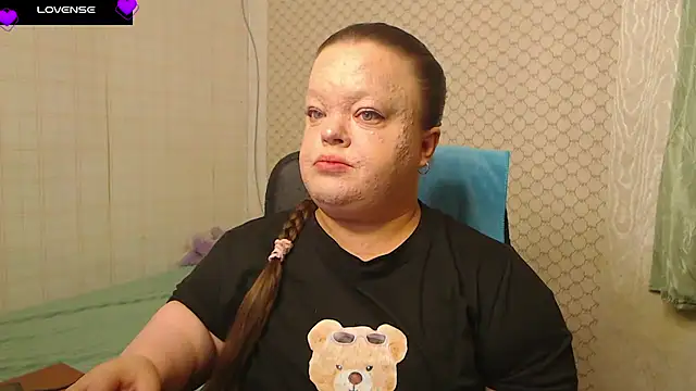 Snapshot of Janiffer_MiMi chatting on April 2026 06:42:01 PM Janiffer MiMi online show from April 2026 06:42:01 PM