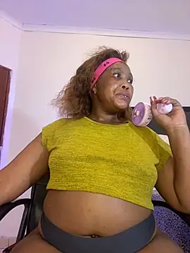 Snapshot of BADFATASS85 chatting on February 2025 04:56:02 AM BADFATASS85 online show from February 2025 04:56:02 AM