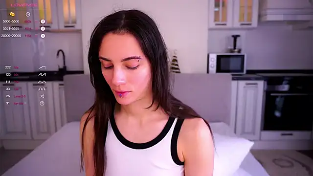 Snapshot of Holla_Molly chatting on February 2025 08:06:01 AM Holla Molly online show from February 2025 08:06:01 AM