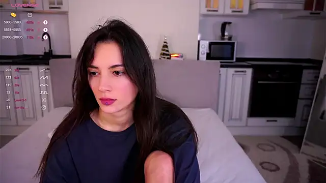 Snapshot of Holla_Molly chatting on February 2025 01:02:01 PM Holla Molly online show from February 2025 01:02:01 PM