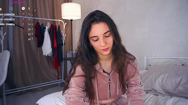 Snapshot of Holla_Molly chatting on March 2025 06:41:01 AM Holla Molly online show from March 2025 06:41:01 AM