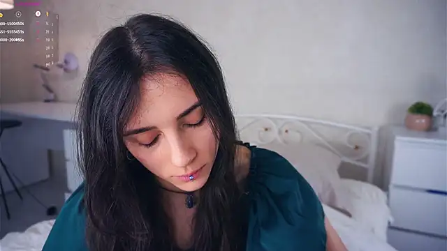 Snapshot of Holla_Molly chatting on March 2025 09:02:01 AM Holla Molly online show from March 2025 09:02:01 AM