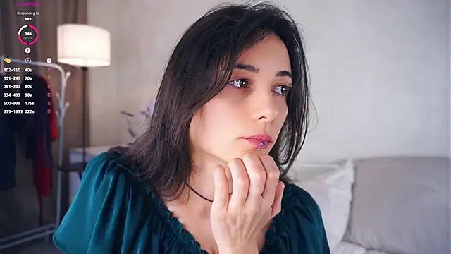 Snapshot of Holla_Molly chatting on March 2025 12:09:02 PM Holla Molly online show from March 2025 12:09:02 PM