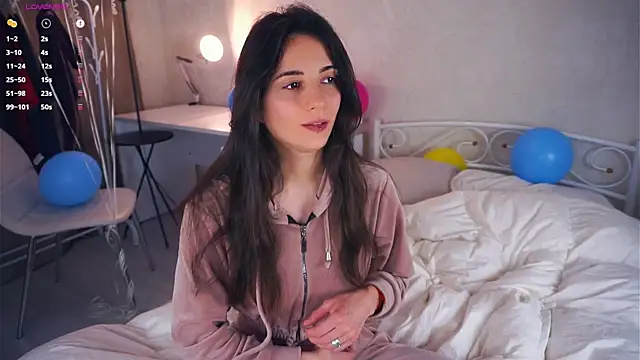 Snapshot of Holla_Molly chatting on March 2025 11:53:01 AM Holla Molly online show from March 2025 11:53:01 AM