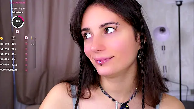 Snapshot of Holla_Molly chatting on October 2025 05:52:01 AM Holla Molly online show from October 2025 05:52:01 AM