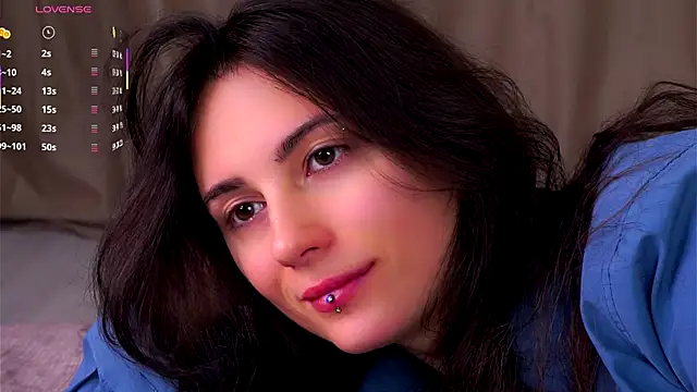 Snapshot of Holla_Molly chatting on December 2025 06:30:02 AM Holla Molly online show from December 2025 06:30:02 AM