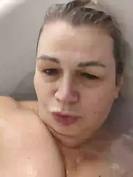 Snapshot of glamour_kitten chatting on March 2026 12:26:02 AM glamour kitten online show from March 2026 12:26:02 AM