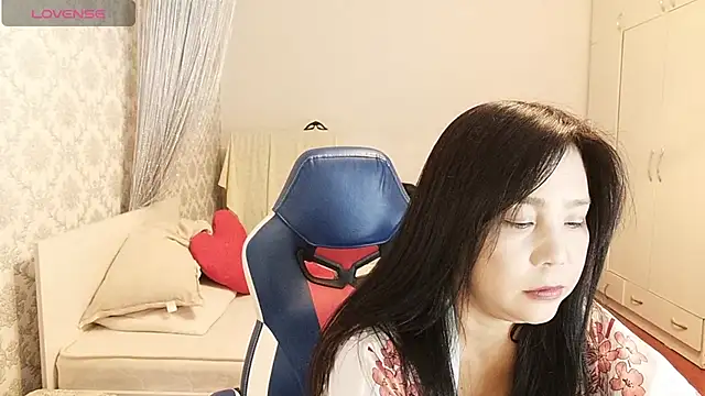 Snapshot of MissValday chatting on April 2026 06:03:01 AM MissValday online show from April 2026 06:03:01 AM