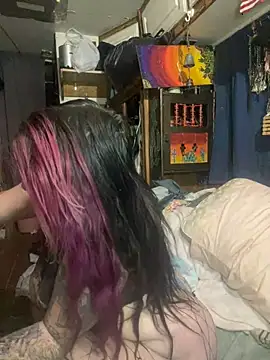 Snapshot of 1-800-FUCKYOU chatting on January 2025 04:20:01 AM 1-800-FUCKYOU online show from January 2025 04:20:01 AM