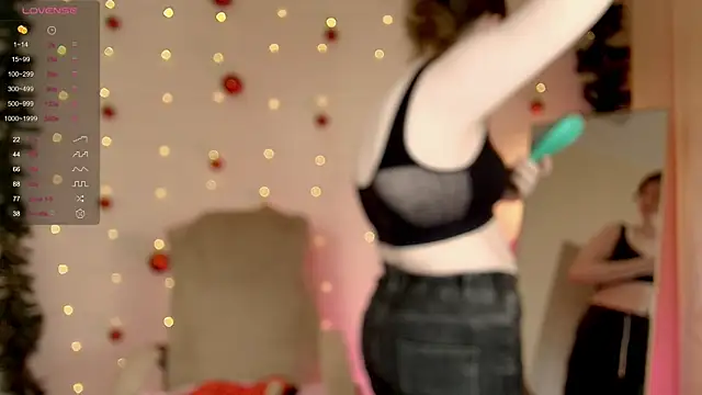 Snapshot of Vivian_cutie chatting on December 2024 10:37:02 AM Vivian cutie online show from December 2024 10:37:02 AM