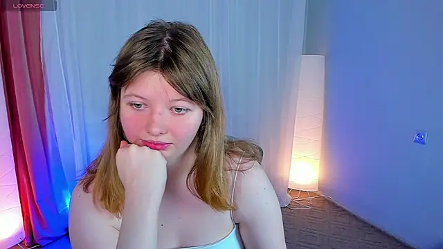 Snapshot of Vivian_cutie chatting on January 2025 03:28:01 PM Vivian cutie online show from January 2025 03:28:01 PM