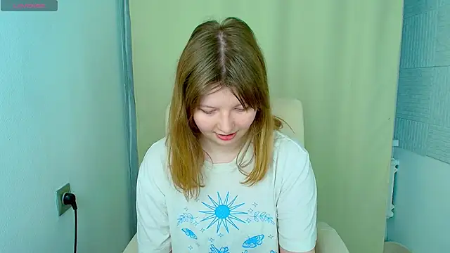 Snapshot of Vivian_cutie chatting on January 2025 03:27:01 PM Vivian cutie online show from January 2025 03:27:01 PM