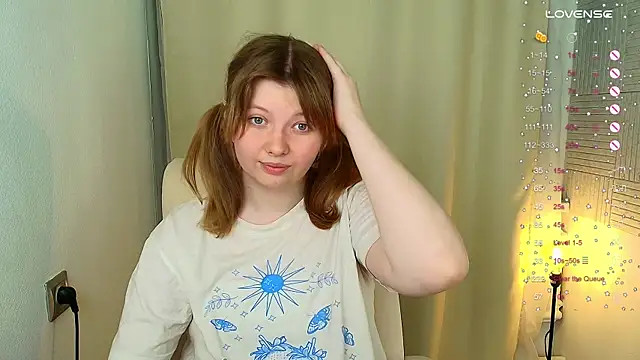 Snapshot of Vivian_cutie chatting on January 2025 06:35:01 PM Vivian cutie online show from January 2025 06:35:01 PM