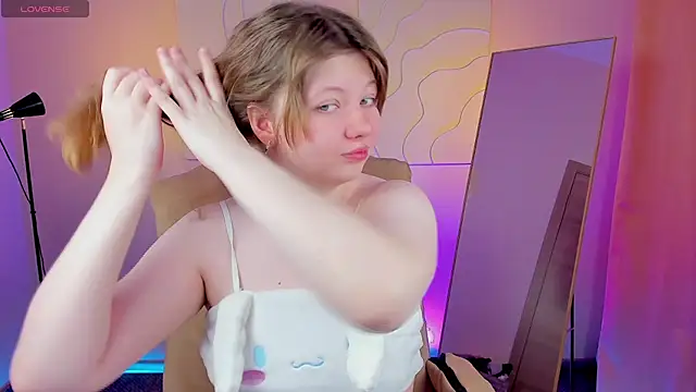 Snapshot of Vivian_cutie chatting on February 2025 10:29:01 AM Vivian cutie online show from February 2025 10:29:01 AM