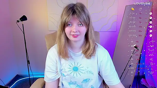 Snapshot of Vivian_cutie chatting on February 2025 02:38:01 PM Vivian cutie online show from February 2025 02:38:01 PM