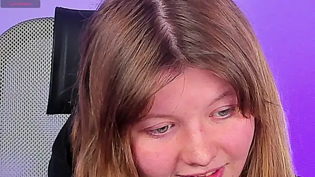 Snapshot of Vivian_cutie chatting on February 2025 03:41:02 PM Vivian cutie online show from February 2025 03:41:02 PM