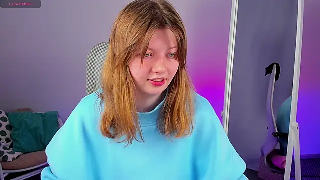 Snapshot of Vivian_cutie chatting on March 2025 03:29:01 PM Vivian cutie online show from March 2025 03:29:01 PM