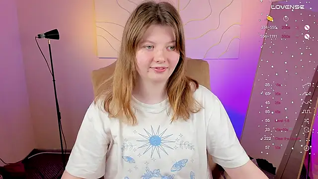 Snapshot of Vivian_cutie chatting on March 2025 04:39:02 PM Vivian cutie online show from March 2025 04:39:02 PM