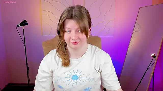 Snapshot of Vivian_cutie chatting on March 2025 03:31:02 PM Vivian cutie online show from March 2025 03:31:02 PM