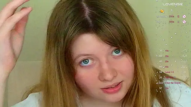 Snapshot of Vivian_cutie chatting on March 2025 03:36:02 PM Vivian cutie online show from March 2025 03:36:02 PM