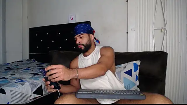 Snapshot of sweatyhairypig23 chatting on March 2025 12:58:02 AM sweatyhairypig23 online show from March 2025 12:58:02 AM