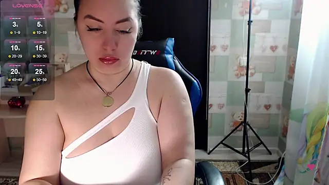 Snapshot of Korolek12 chatting on October 2025 04:56:01 AM Korolek12 online show from October 2025 04:56:01 AM