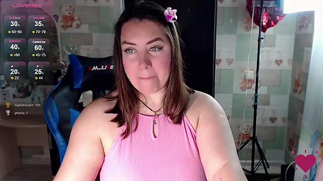 Snapshot of Korolek12 chatting on November 2025 05:27:01 PM Korolek12 online show from November 2025 05:27:01 PM