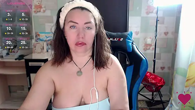 Snapshot of Korolek12 chatting on December 2025 05:01:02 AM Korolek12 online show from December 2025 05:01:02 AM