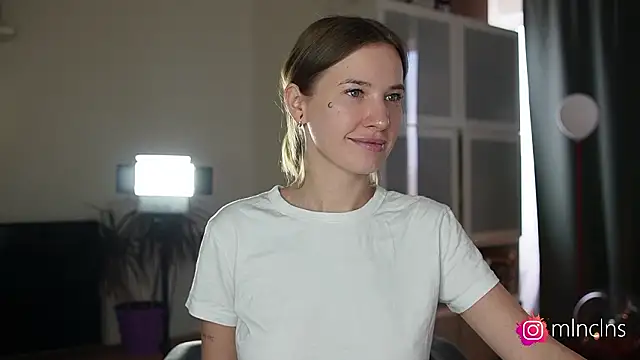 melanielwithu online show from March 2026 10:51:01 AM