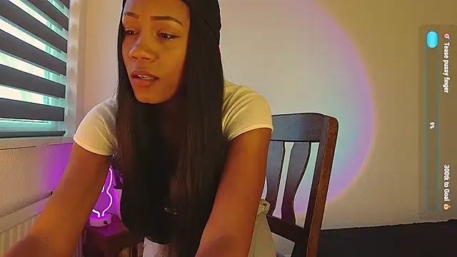 Snapshot of Therainqueen chatting on December 2024 10:07:01 AM Therainqueen online show from December 2024 10:07:01 AM