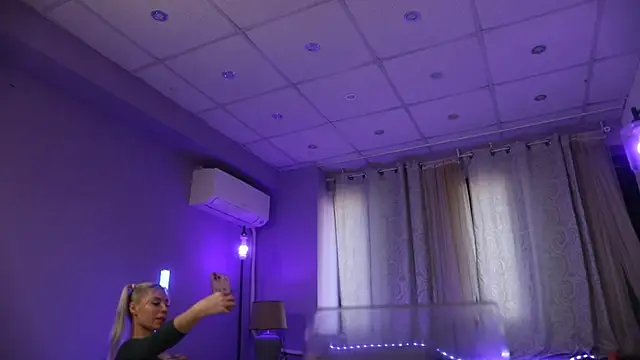 Snapshot of mandypeas chatting on December 2024 07:47:02 AM mandypeas online show from December 2024 07:47:02 AM