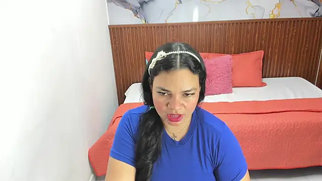 Cloe 35 online show from November 2025 08:07:01 PM