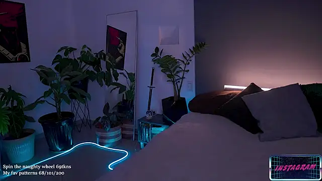 LucyAllenX online show from November 2025 07:46:02 PM