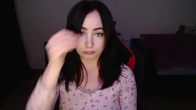 Laralianna online show from December 2025 09:34:02 PM